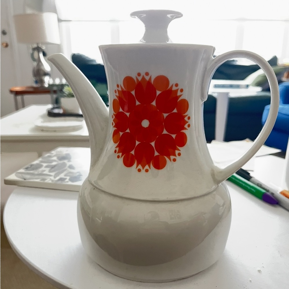 Vintage “Pinwheels” Hans Theo Baumann for Thomas Rosenthal Germany teapot